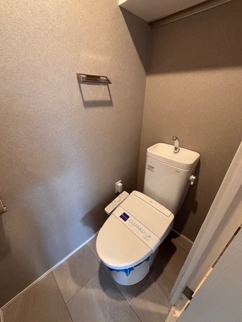 レジディア世田谷若林3階 トイレ