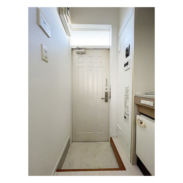 パレスラック110号室 玄関