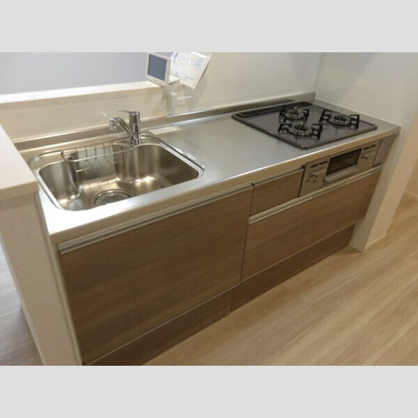 Cradle(クレイドル)306号室 対面式3口ガスコンロ付システムキッチン