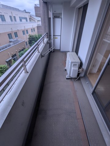 ガーデン板橋氷川町522号室 バルコニー