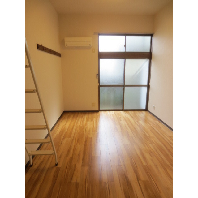 ヴェルディ坂上 リビング