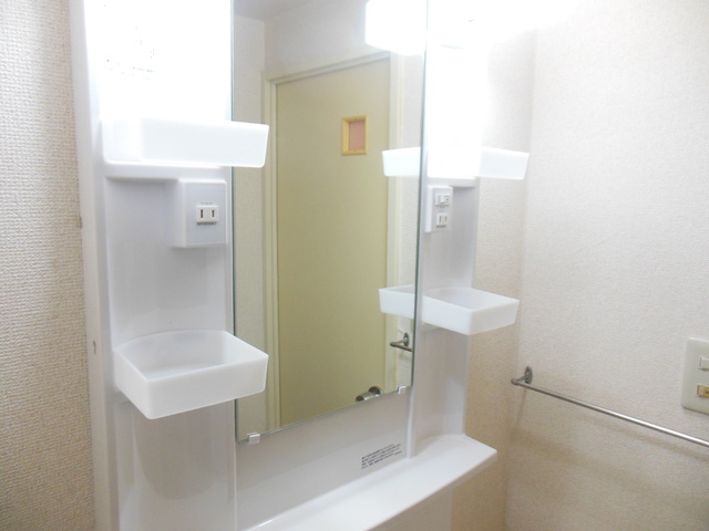 サンモール向台 洗面化粧台（鏡・収納）