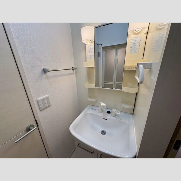 シャングリラ 洗面所