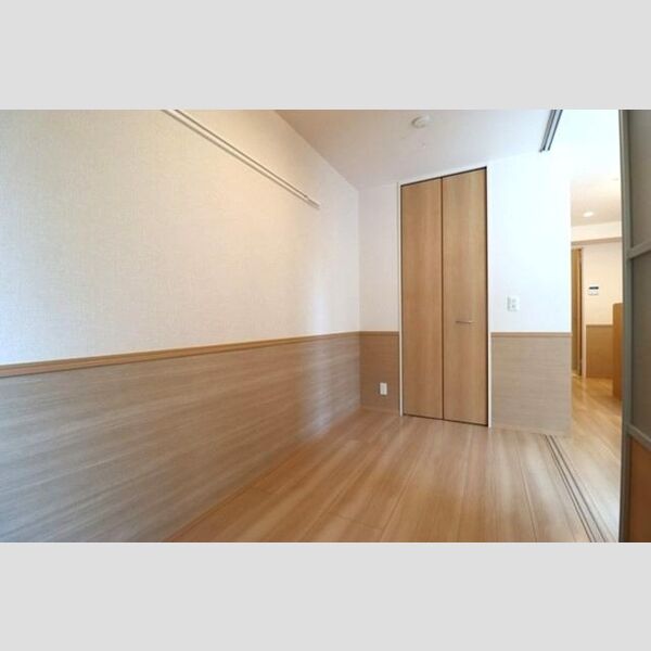 ラ・ベルデュール203号室 洋室　4帖