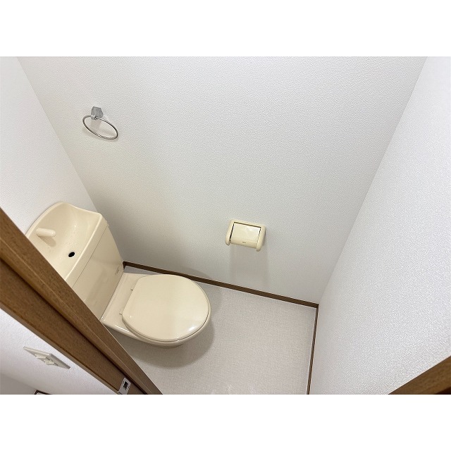 アンプルールフェールロマン 内観