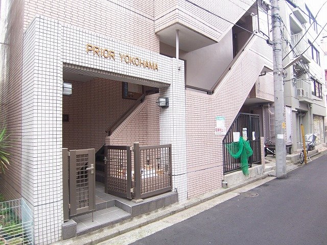 プリオル横浜3階 外観