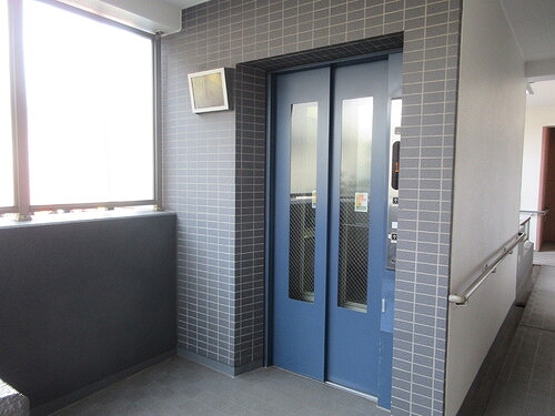 ライオンズ千葉寺ステーションフロントレジデンス1階 エレベーター　※2025年3月撮影