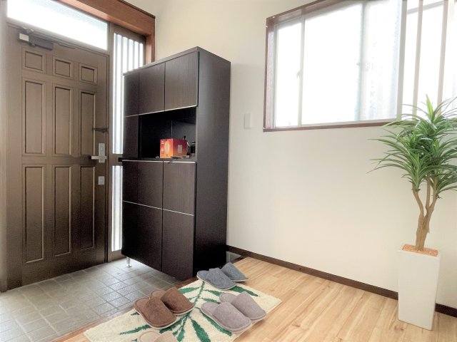 伊勢原桜台戸建 玄関