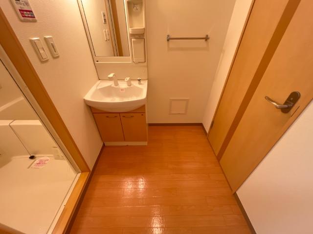 プライマリー 洗面脱衣所