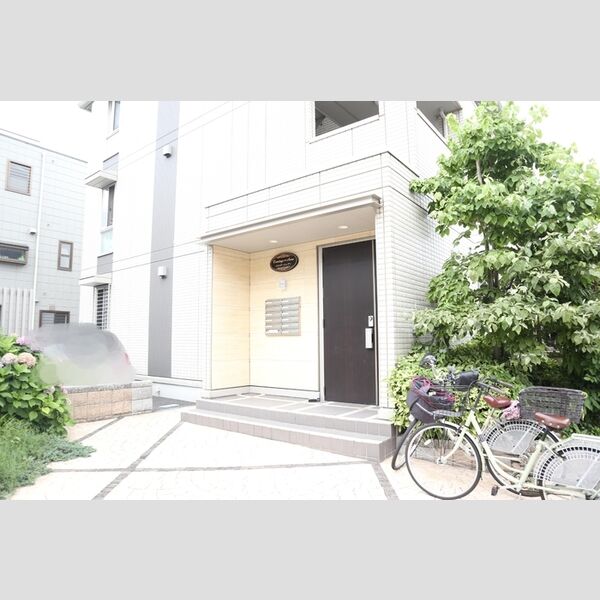 エルミタージュ・アン エントランス