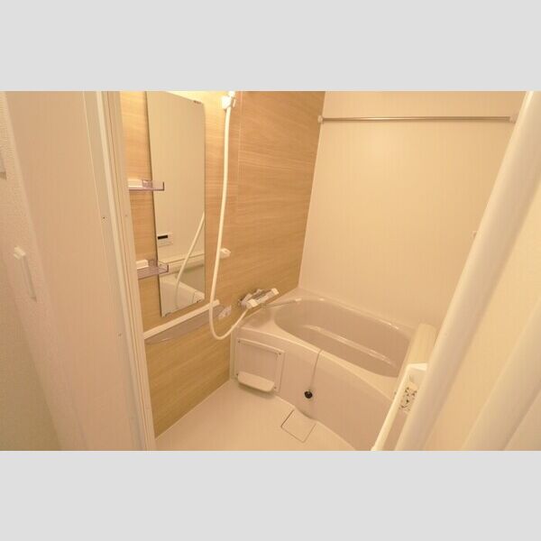 エムズ　バーレイ湘南平塚205号室 追い焚き給湯、浴室換気乾燥機あり