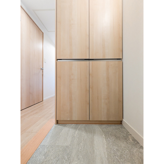 オーパスホームズ白山0402号室 玄関