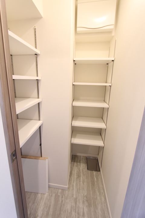 プラウドフラット三越前 収納