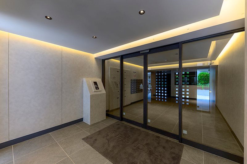 レジディア三軒茶屋Ⅱ7階 エントランス