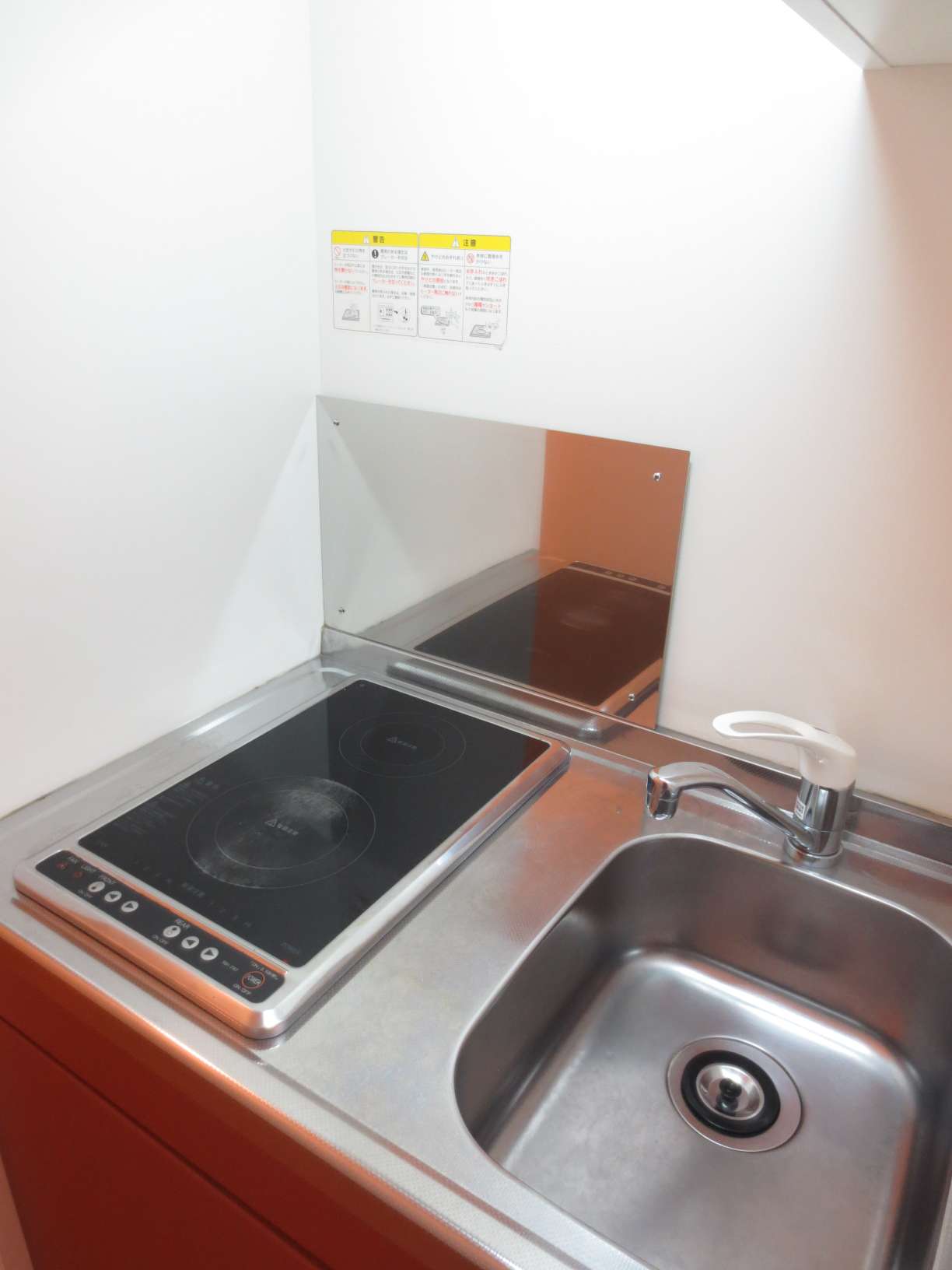 レオパレスサンロード103号室 屋根付き駐輪場完備