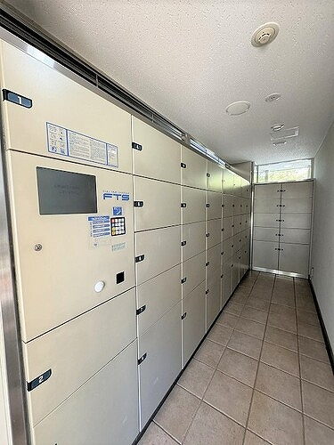 ライオンズマンションセントワーフ横濱11階 宅配ボックス※2024年03月撮影