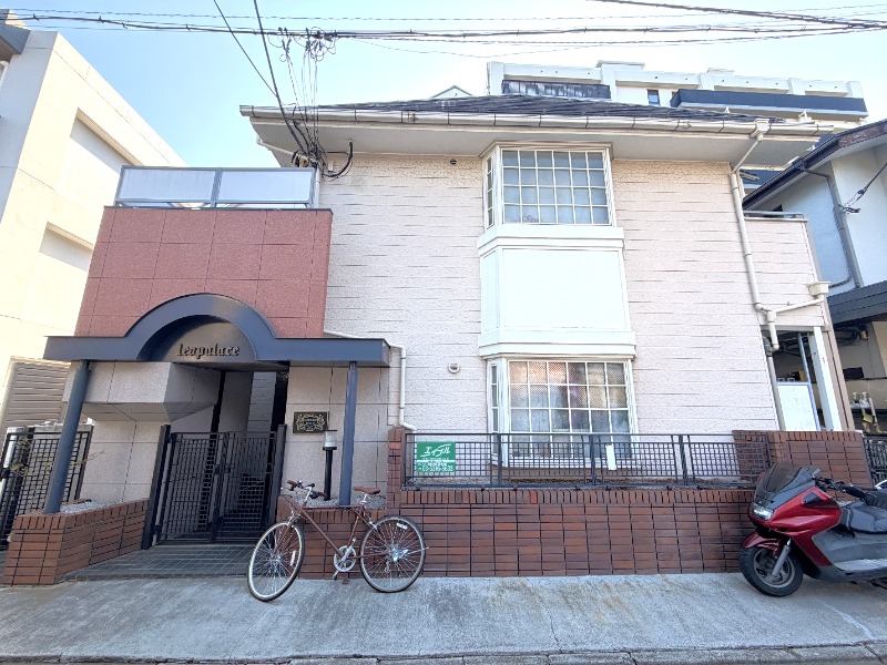 レオパレスペルシャ 外観