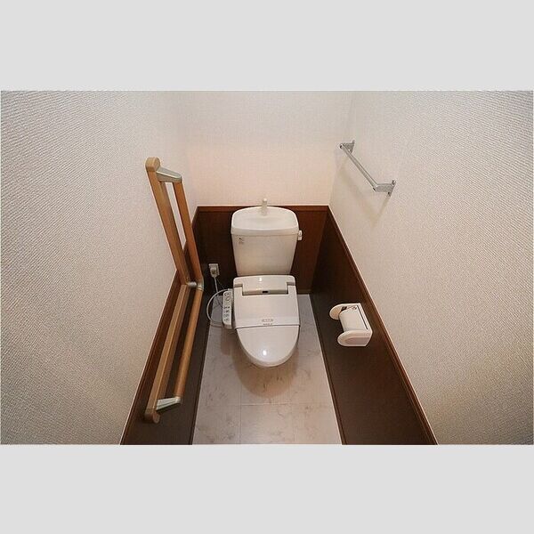 アルカイックシャトー　西館102号室 温水洗浄暖房便座