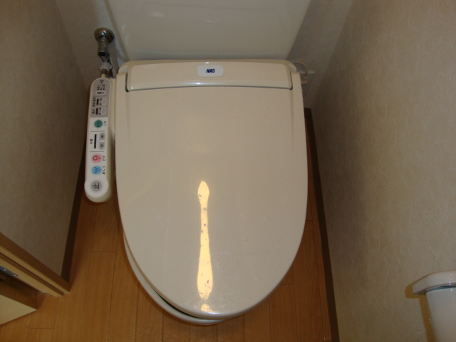 ビオラ301号室 シャワー付トイレ