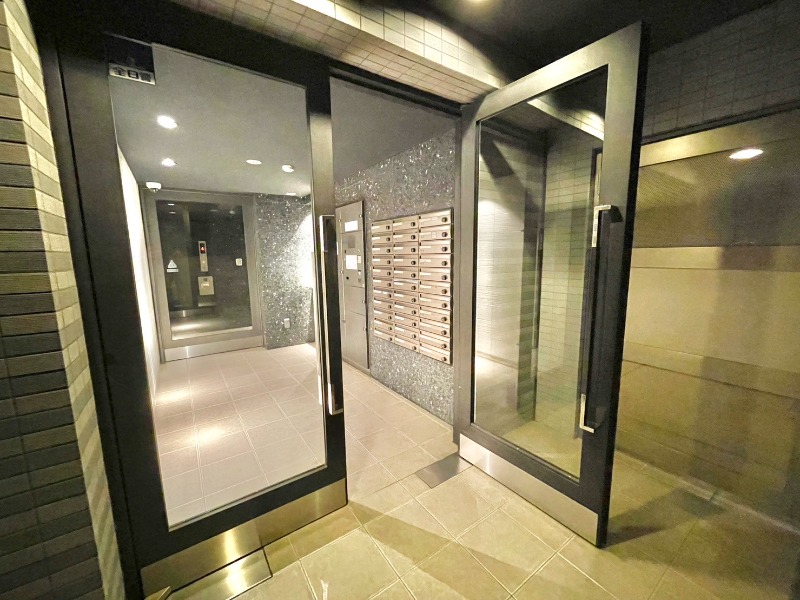 エルミタージュ横濱弘明寺 エントランス