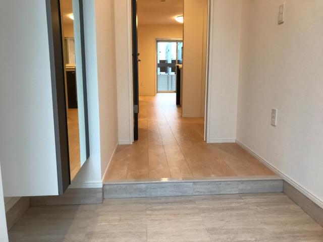 アルモ102号室 玄関（イメージ）