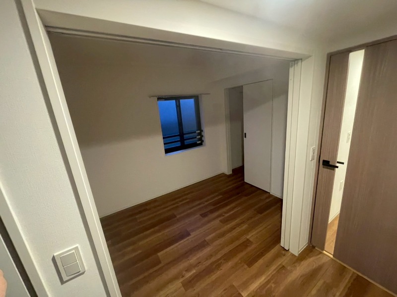 CREALpremier笹塚4階 下足入れ