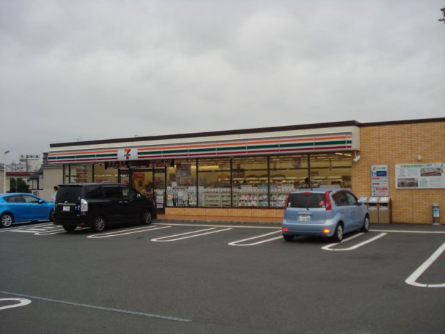 エクセレント　Ⅱ セブンイレブン伊勢原板戸店まで263ｍ