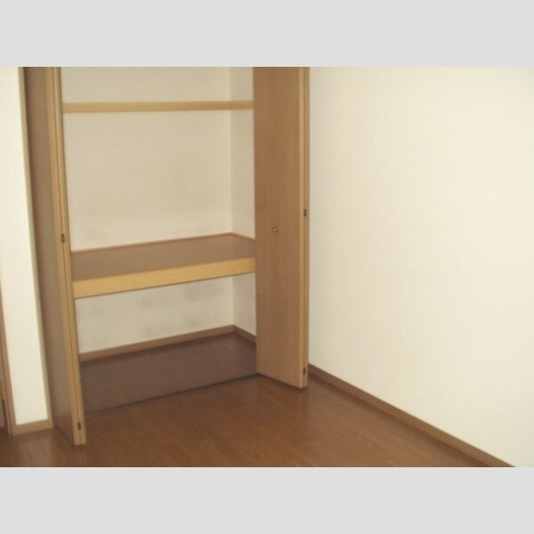 プレジオ102号室 収納