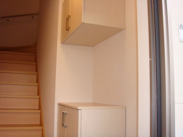 グレイシャス”Ｎ”202号室 シューズBOX