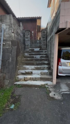 仁戸名町 戸建 建物入り口　階段有り