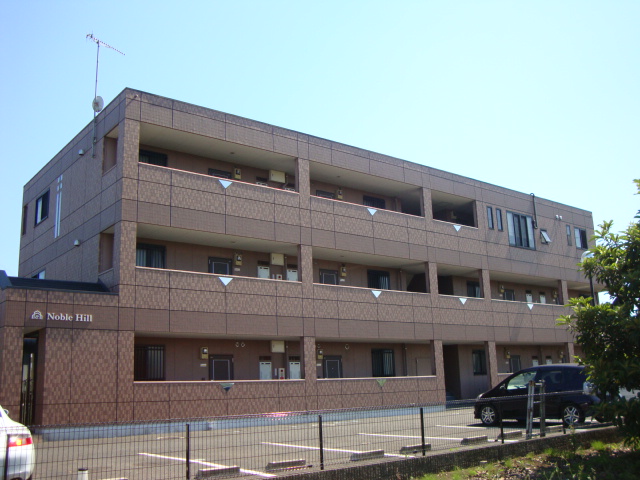 ノーブルヒル 外観写真（昼）