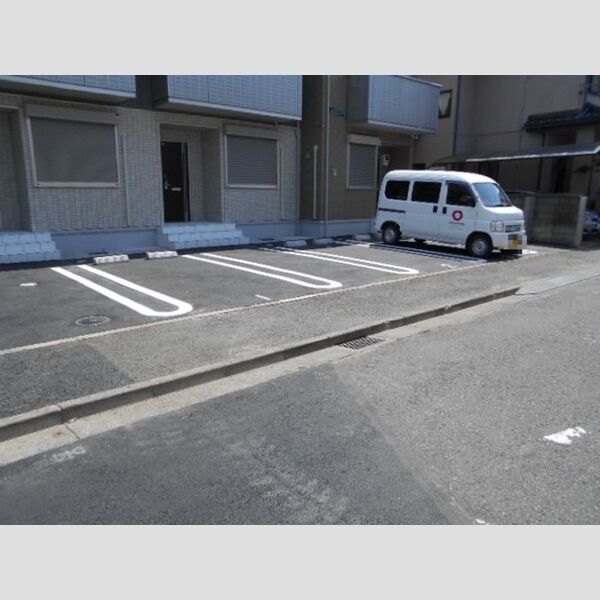 サンハイツ 駐車場