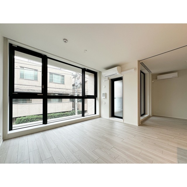 ザ・ケンジントン・レジデンス上池台 リビングダイニング