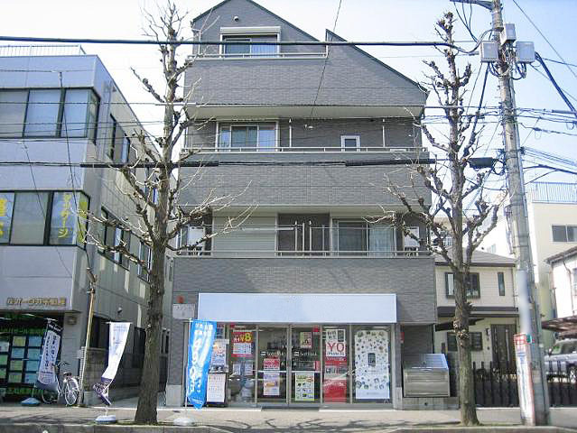 メゾン・ド・彩 エントランス