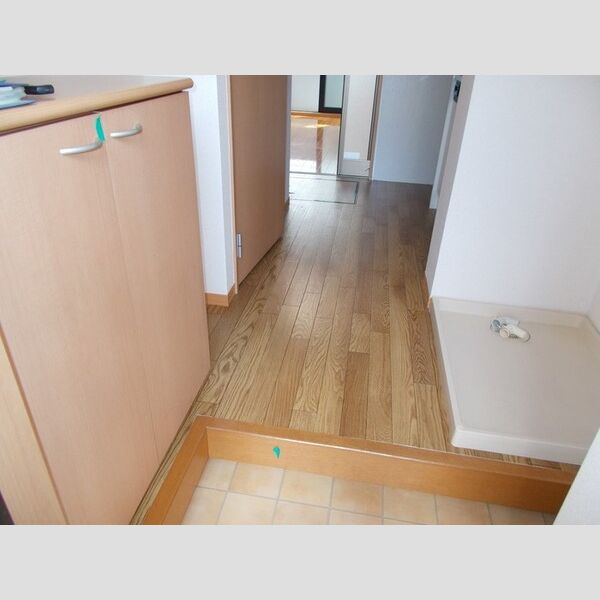 ハイム安井伍番館 玄関シューズボックス