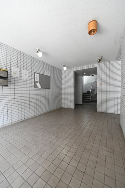 ニューハイツ切り通し エントランス