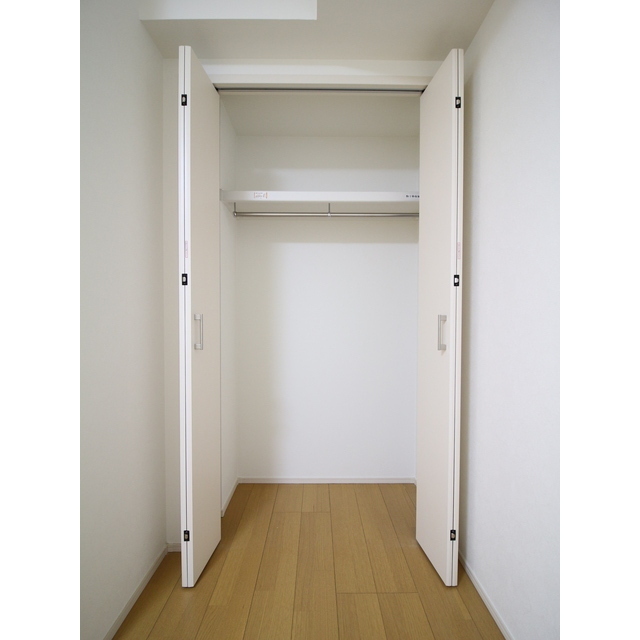 プレール・ドゥーク赤塚301号室 クローゼット