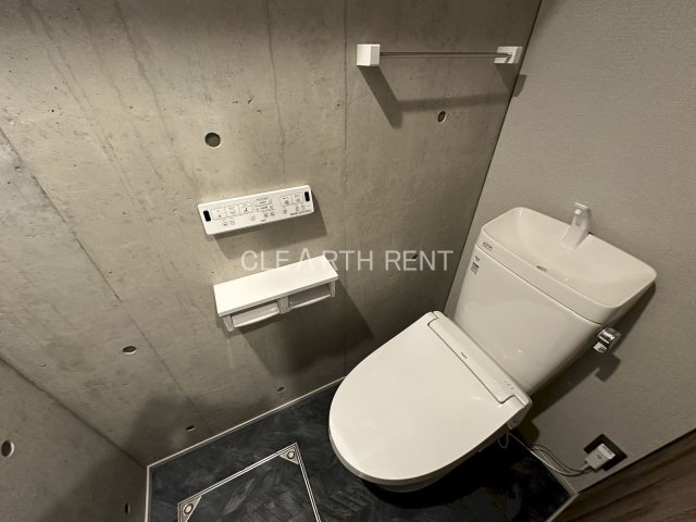 ルミナス池袋本町1階 シャワー機能付きトイレ