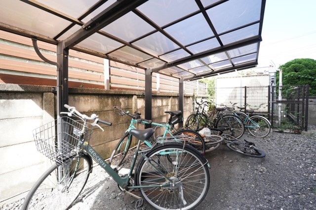 ガーデンクレスト１７１４3階 駐輪場