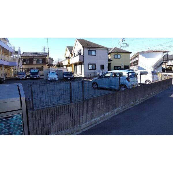 サンハイム石坂 駐車場