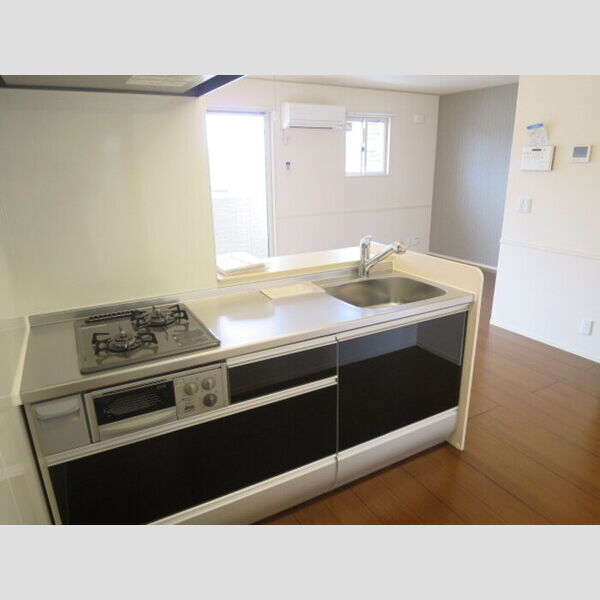 パインヒルズ胡録台305号室 システムキッチン