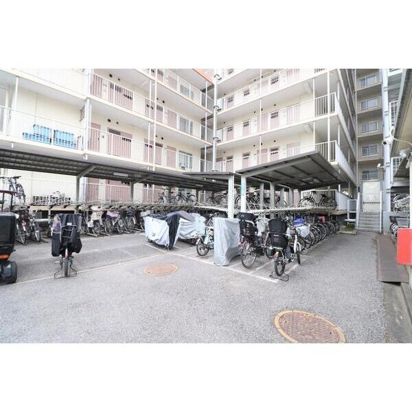 大宮吉敷町スカイハイツ 駐車場