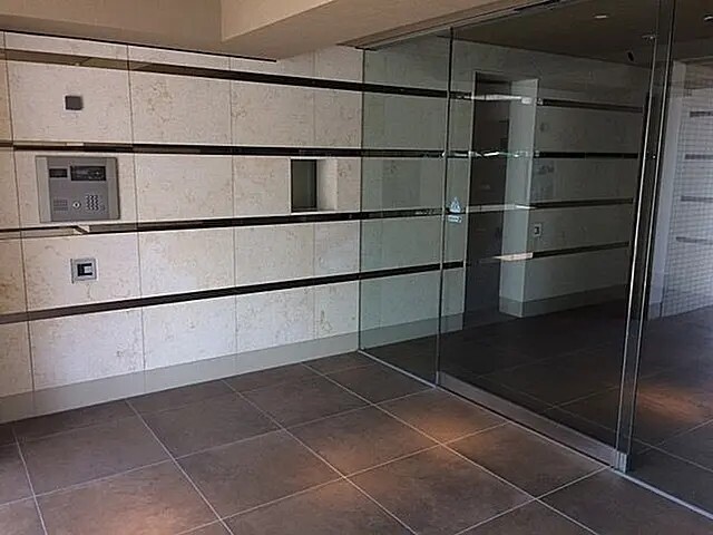 リヴシティ横濱関内10階 エントランス