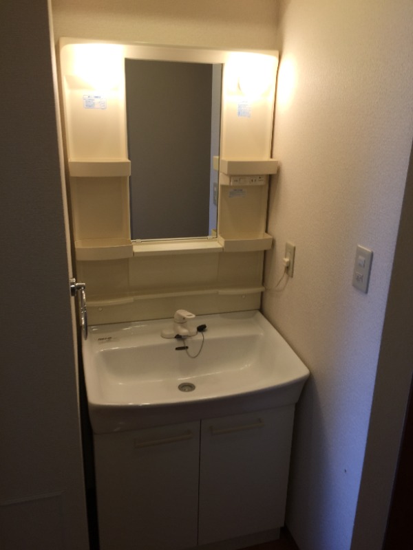 ヴォーンバール日吉3階 洗面