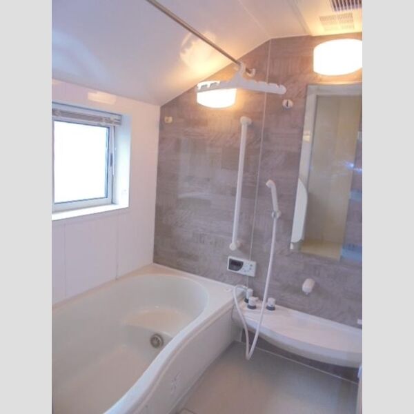 緑ケ丘戸建 浴室