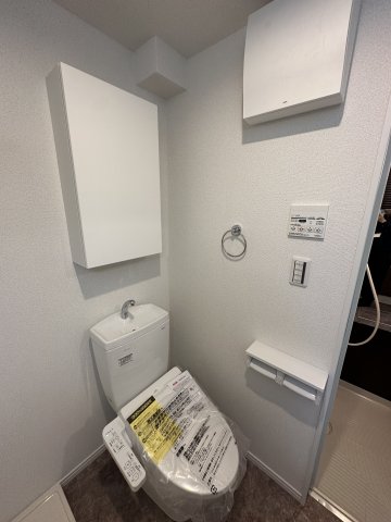 ウィルジューン六浦101号室 トイレ