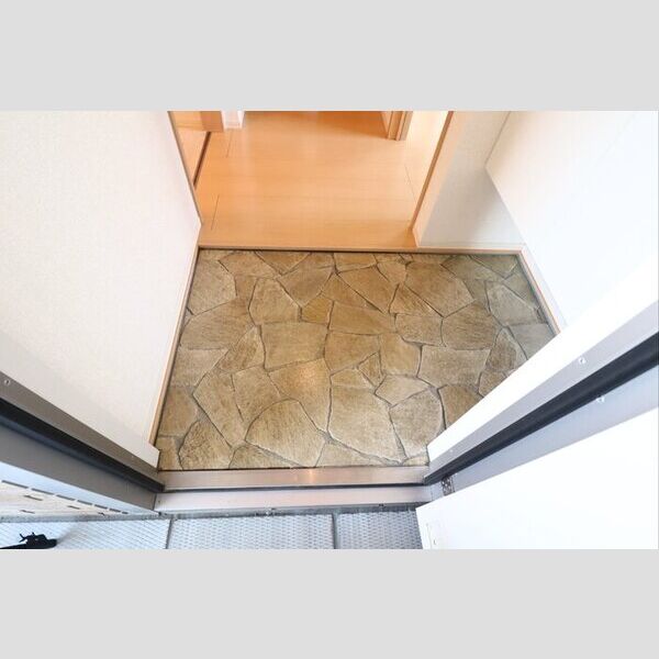 メゾン・ド・ボナール201号室 玄関