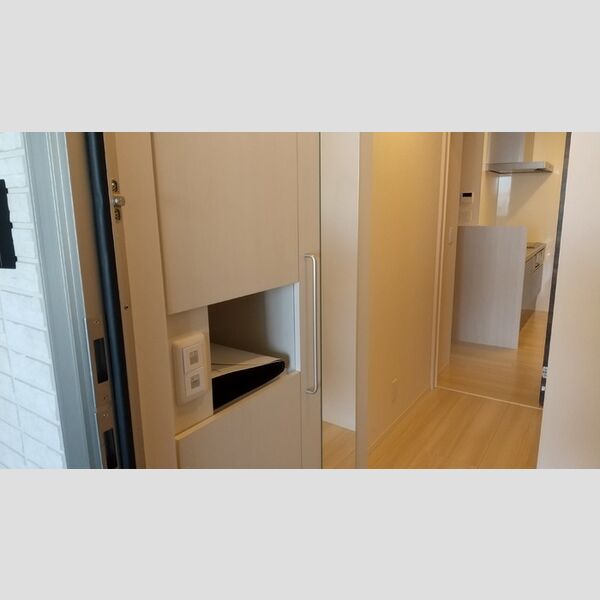 メゾンボヌール302号室 玄関