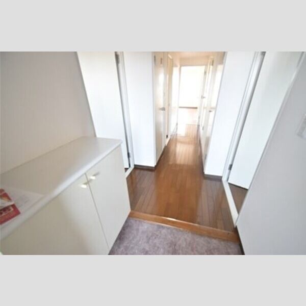 Bellevue参番館306号室 玄関