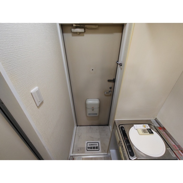 サンウィングB 玄関